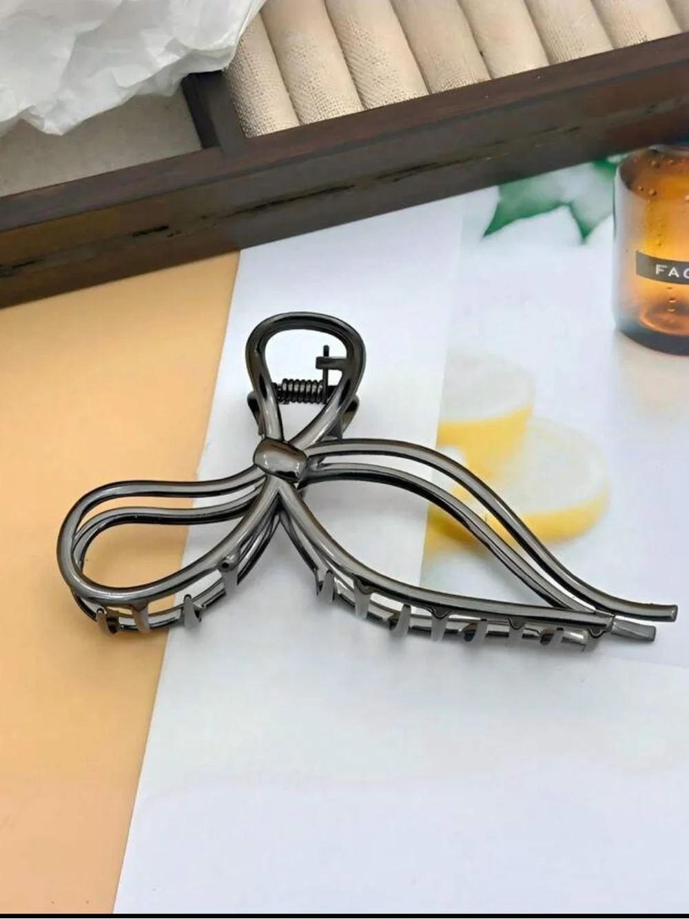 Black Metallic Bow Hair Claw Clip NEW 🏷️